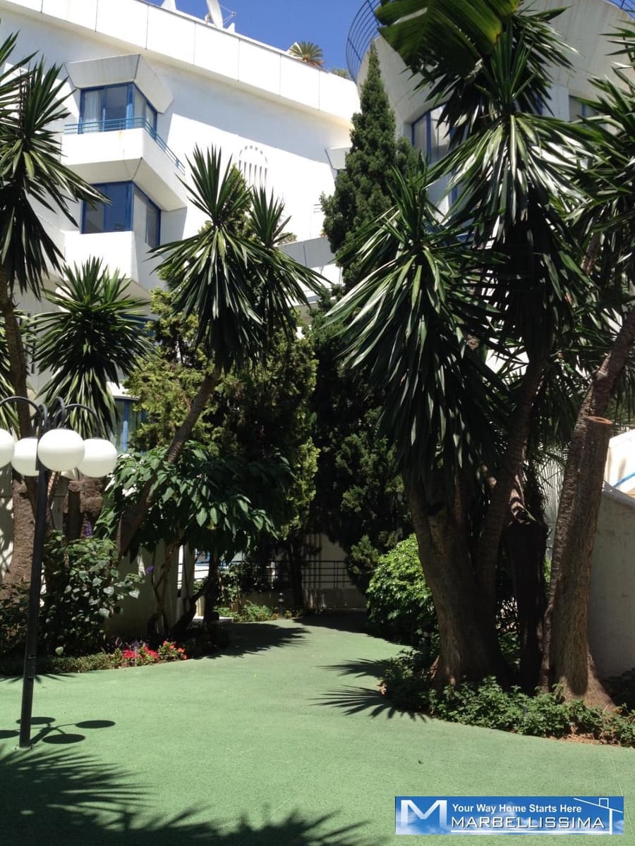 2 soveværelse Lejlighed til leje i Marbella med swimmingpool garage - € 2.400 (Ref: 9759629)