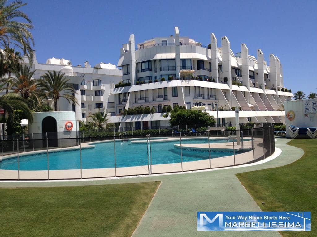 2 sypialnia Mieszkanie do wynajęcia w Marbella z basenem garażem - 2 550 € (Ref: 9759629)