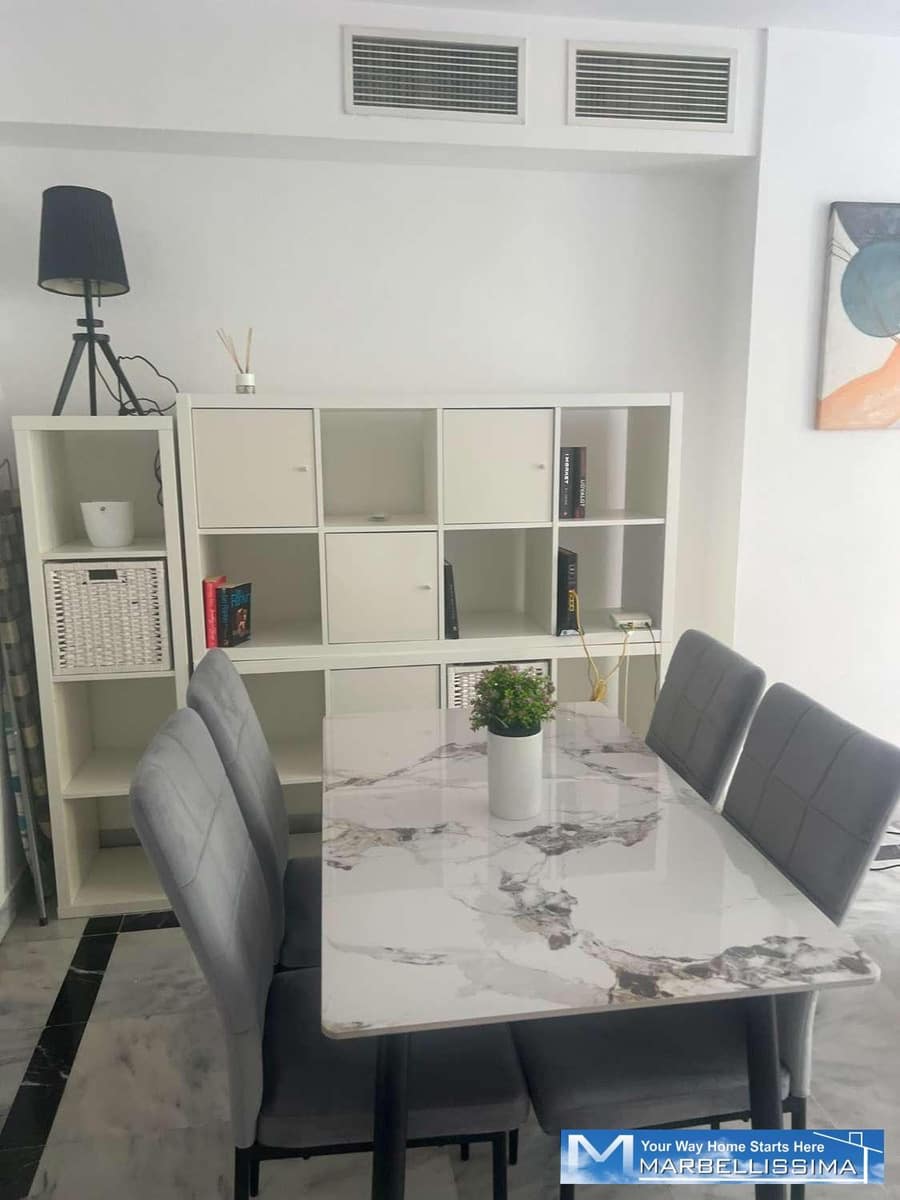 2 sypialnia Mieszkanie do wynajęcia w Marbella z basenem garażem - 2 550 € (Ref: 9759629)