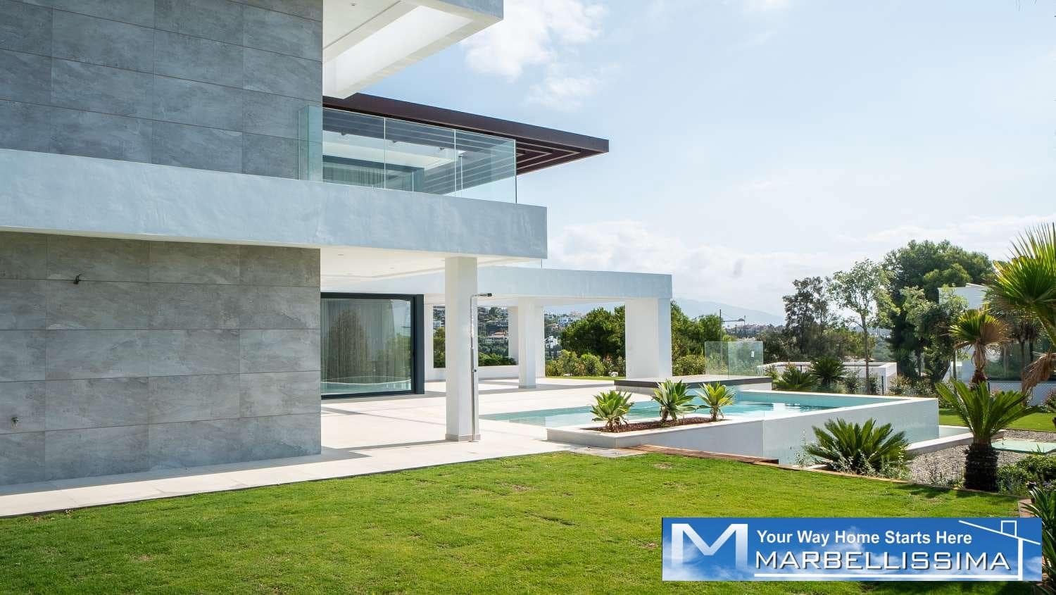 4 sovrum Villa till salu i Estepona med pool - 1 340 000 € (Ref: 9759631)