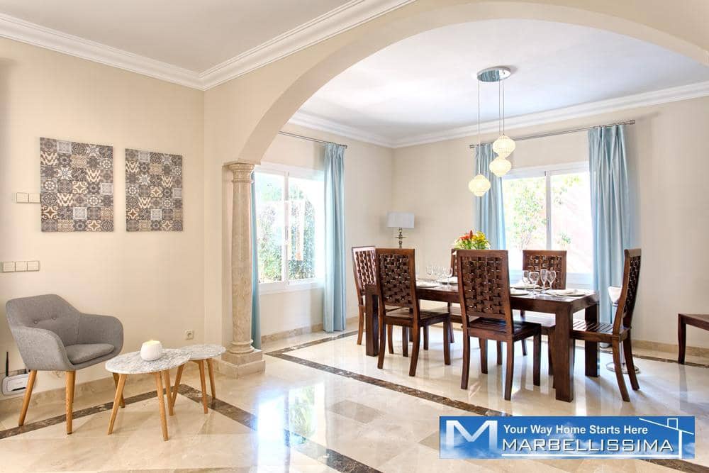 6 bedroom Villa for holiday rental in Marbella with pool - € 8,400 (Ref: 9759632)