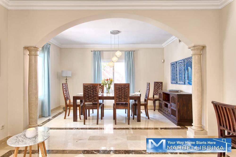 6 bedroom Villa for holiday rental in Marbella with pool - € 8,400 (Ref: 9759632)