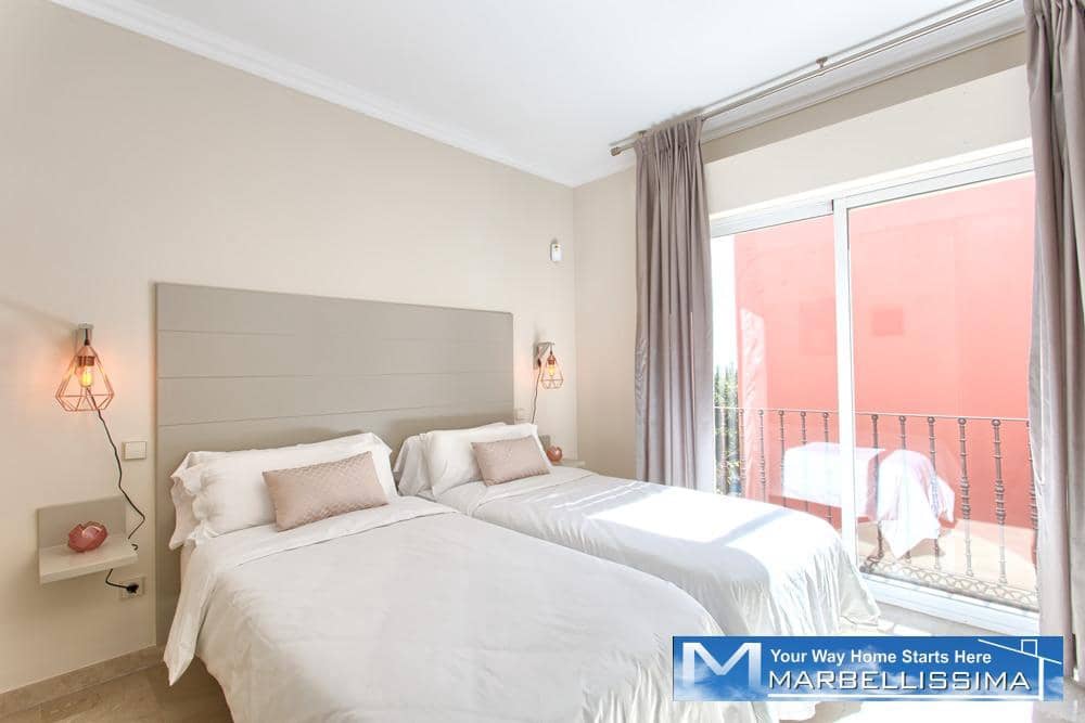 6 bedroom Villa for holiday rental in Marbella with pool - € 8,400 (Ref: 9759632)