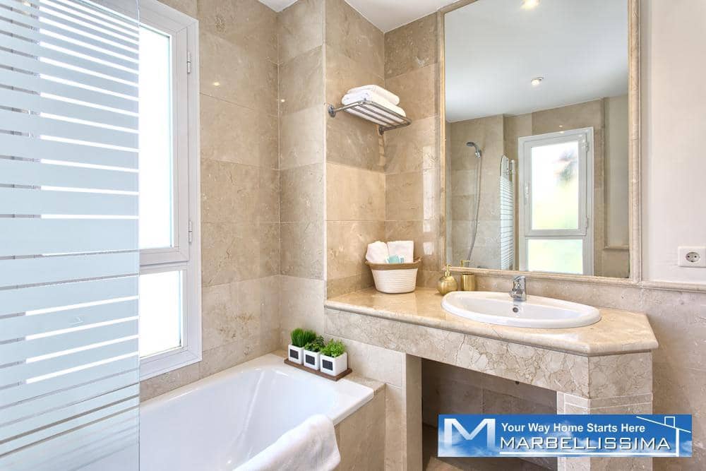 6 bedroom Villa for holiday rental in Marbella with pool - € 8,400 (Ref: 9759632)