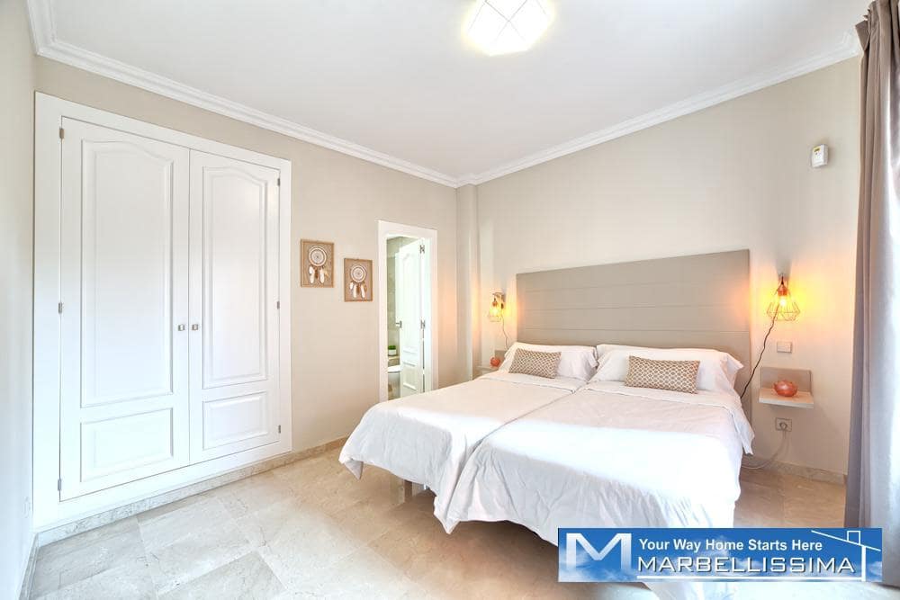 6 bedroom Villa for holiday rental in Marbella with pool - € 8,400 (Ref: 9759632)