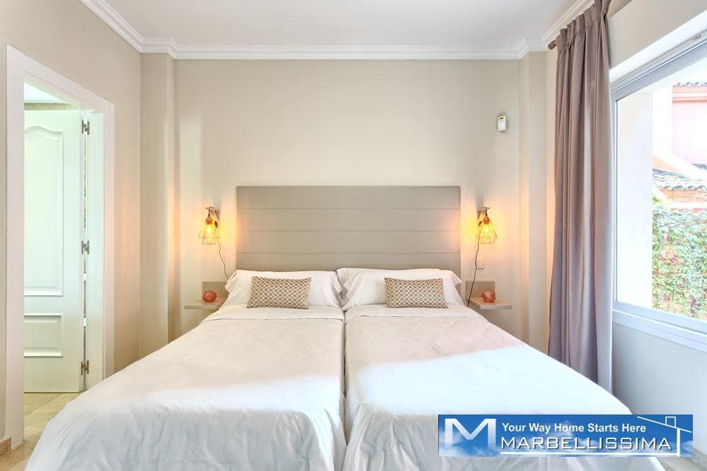 6 bedroom Villa for holiday rental in Marbella with pool - € 8,400 (Ref: 9759632)