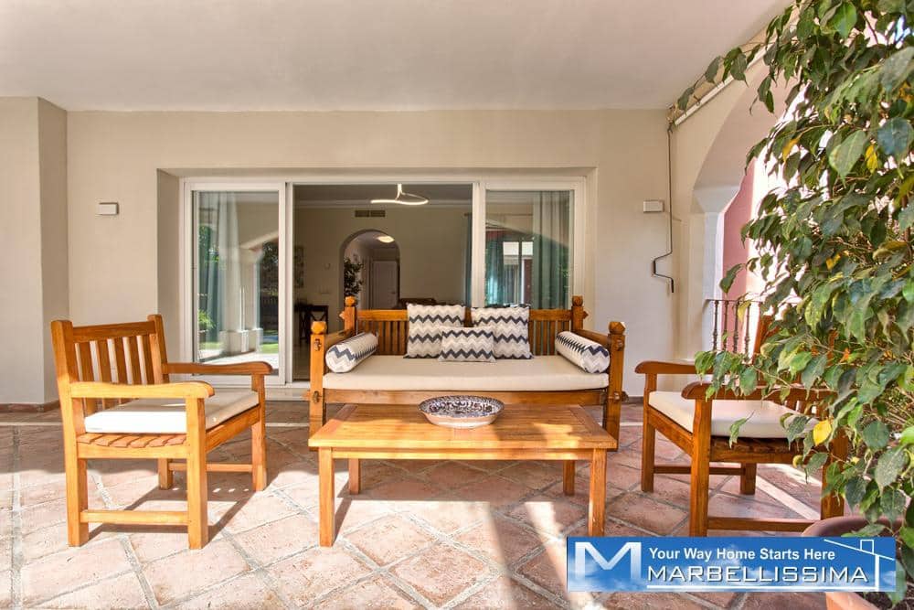 6 bedroom Villa for holiday rental in Marbella with pool - € 8,400 (Ref: 9759632)