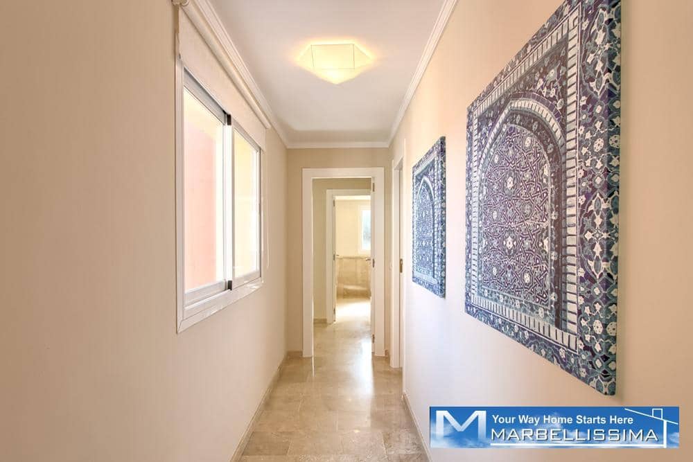 6 bedroom Villa for holiday rental in Marbella with pool - € 8,400 (Ref: 9759632)