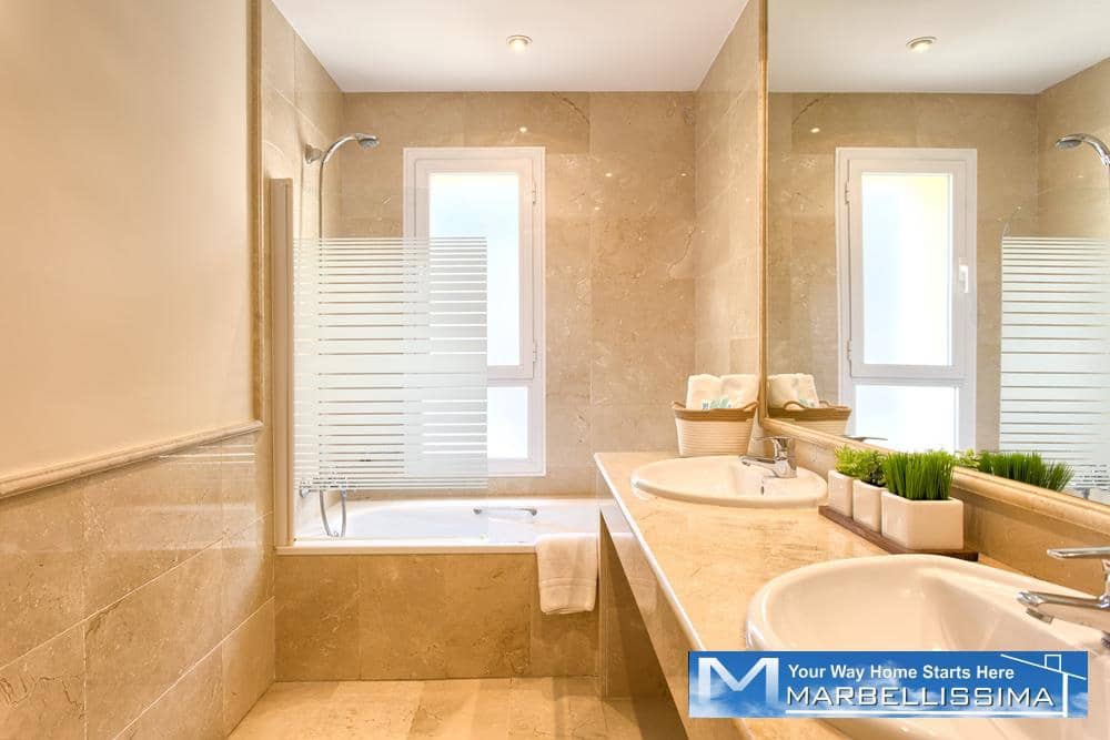 6 bedroom Villa for holiday rental in Marbella with pool - € 8,400 (Ref: 9759632)