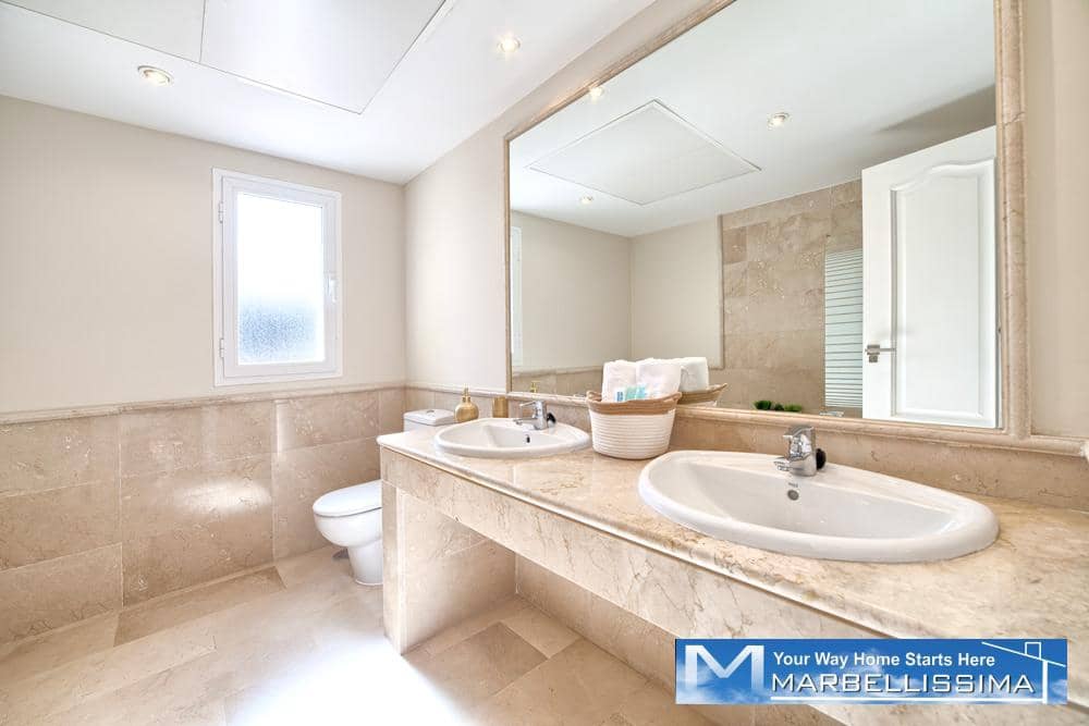 6 bedroom Villa for holiday rental in Marbella with pool - € 8,400 (Ref: 9759632)