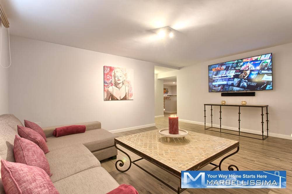 6 bedroom Villa for holiday rental in Marbella with pool - € 8,400 (Ref: 9759632)