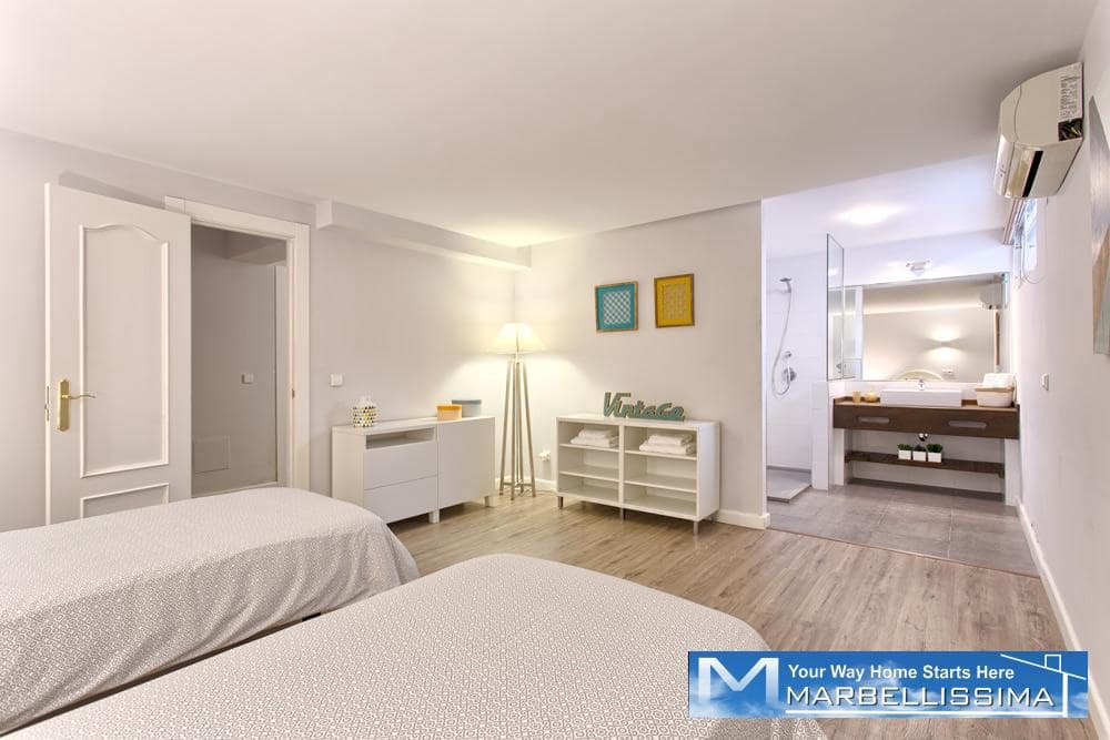 6 bedroom Villa for holiday rental in Marbella with pool - € 8,400 (Ref: 9759632)