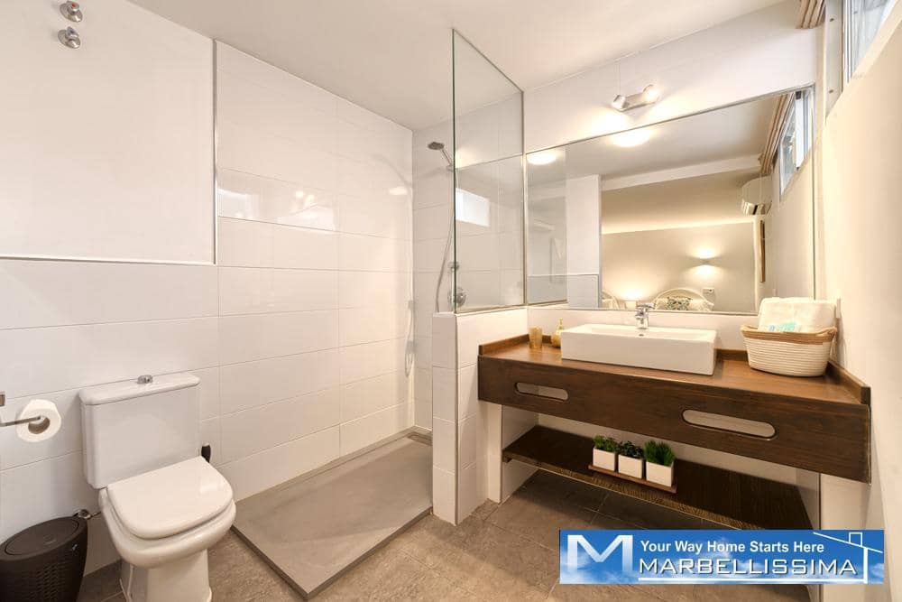 6 bedroom Villa for holiday rental in Marbella with pool - € 8,400 (Ref: 9759632)