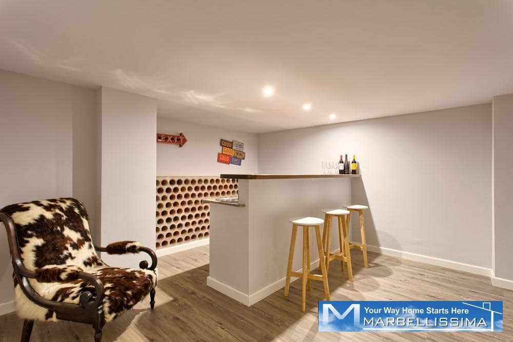 6 bedroom Villa for holiday rental in Marbella with pool - € 8,400 (Ref: 9759632)