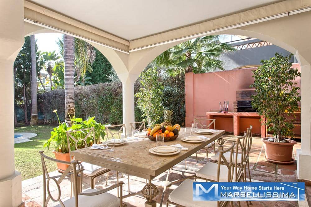 6 bedroom Villa for holiday rental in Marbella with pool - € 8,400 (Ref: 9759632)