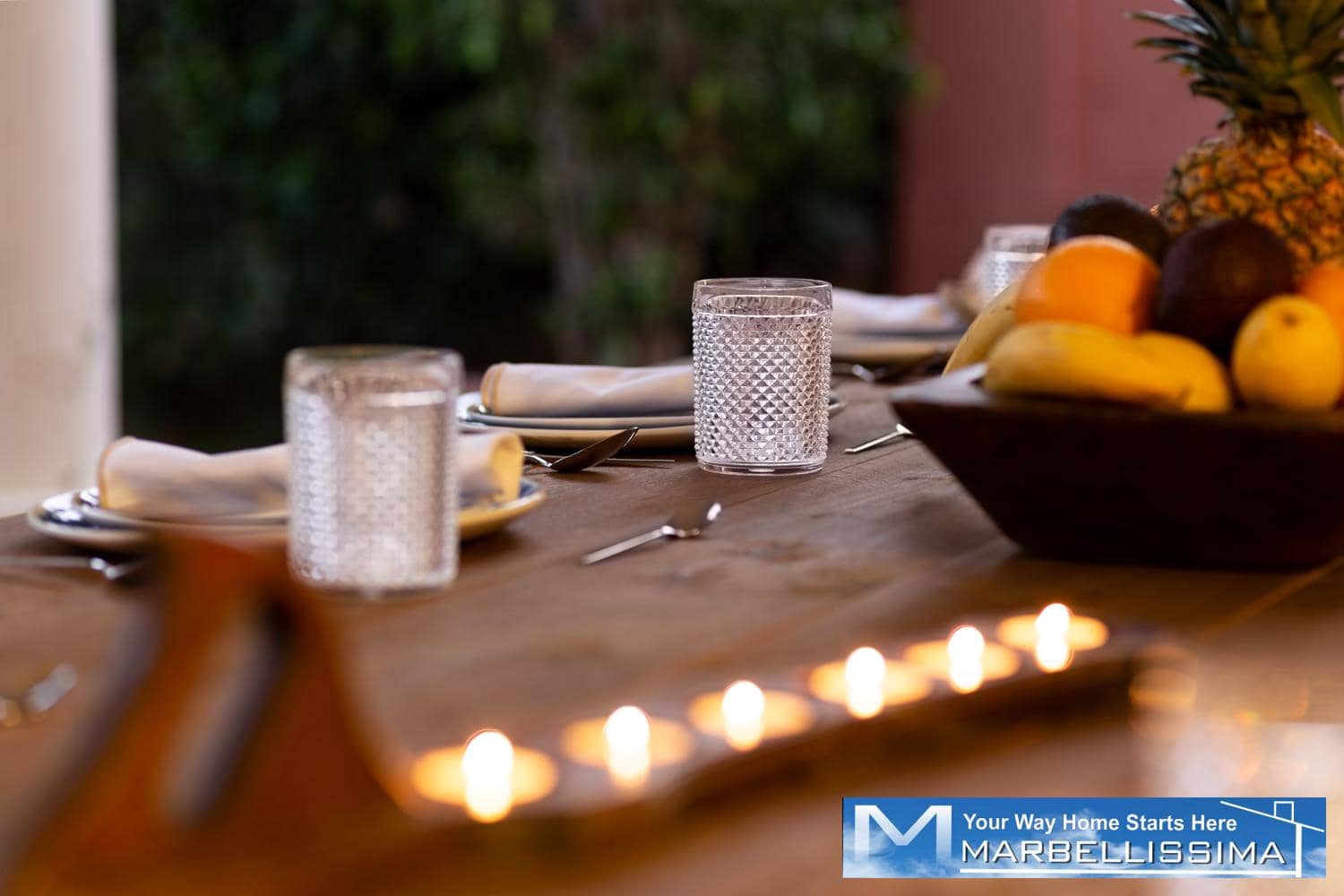 6 bedroom Villa for holiday rental in Marbella with pool - € 8,400 (Ref: 9759632)