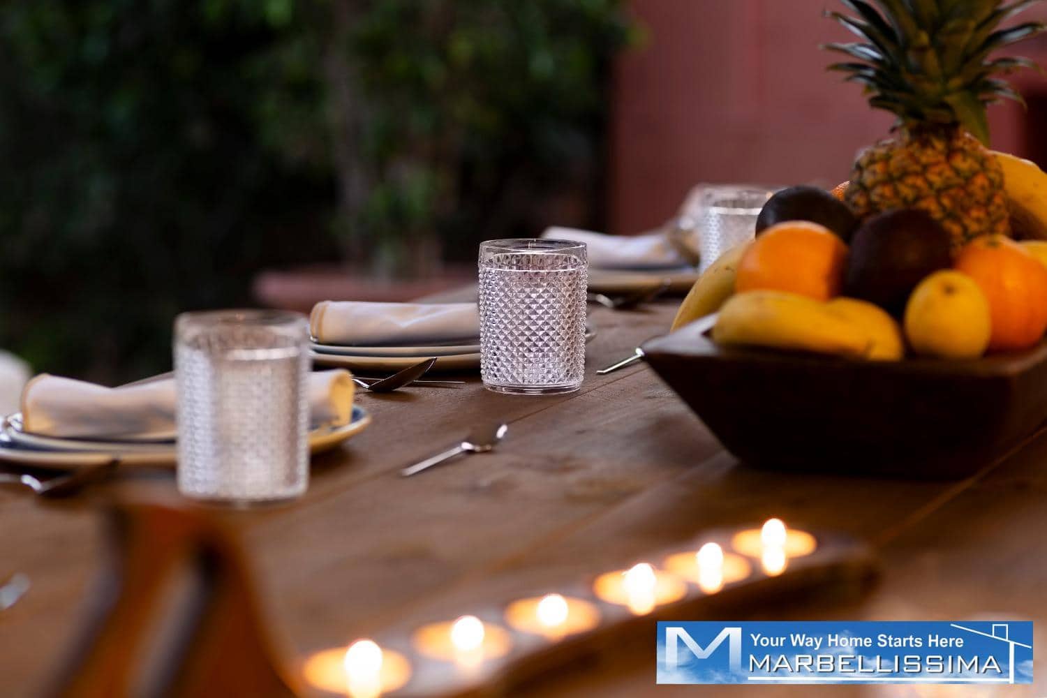 6 bedroom Villa for holiday rental in Marbella with pool - € 8,400 (Ref: 9759632)