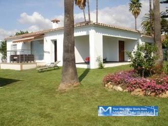 3 slaapkamer Villa te huur in Marbella met zwembad garage - € 3.500 (Ref: 9761673)