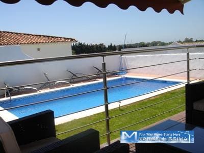 3 bedroom Villa for rent in Marbella with pool garage - € 3,500 (Ref: 9761673)