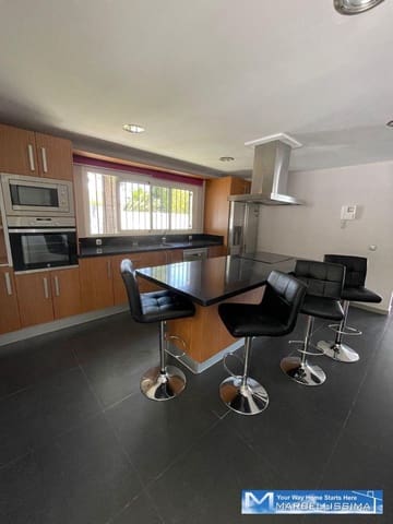 3 slaapkamer Villa te huur in Marbella met zwembad garage - € 3.500 (Ref: 9761673)