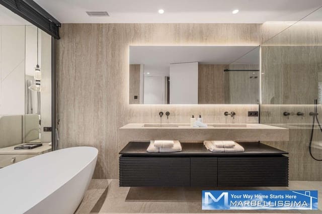 4 soverom Strandleiligheter til salgs i Nueva Andalucía Centro, Marbella med svømmebasseng - € 2 648 000 (Ref: 9833253)