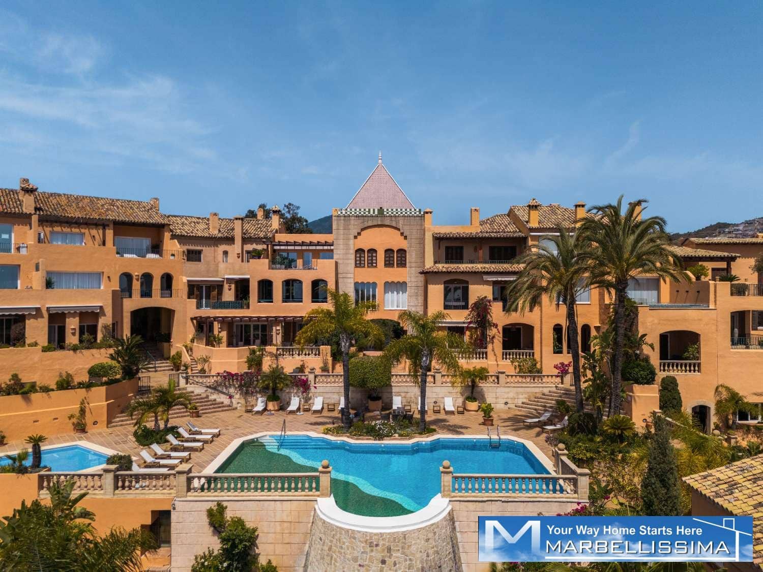 4 soverom Strandleiligheter til salgs i Nueva Andalucia med svømmebasseng - € 2 648 000 (Ref: 9833253)