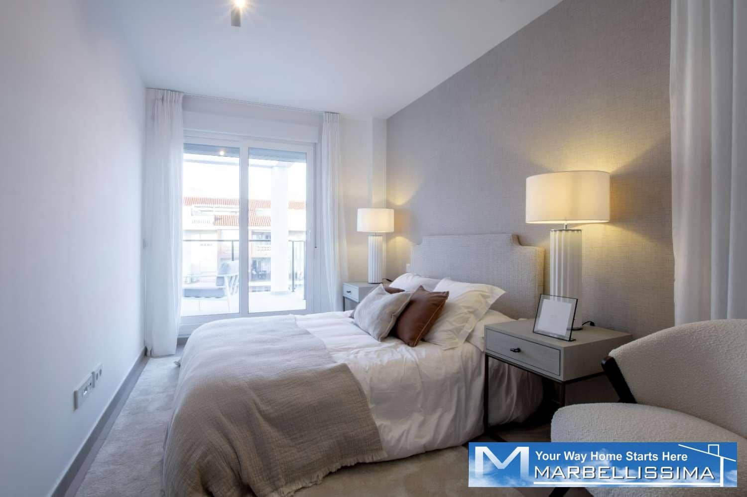 2 bedroom Beach Apartment for sale in Manilva with pool garage - € 459,000 (Ref: 9866464)