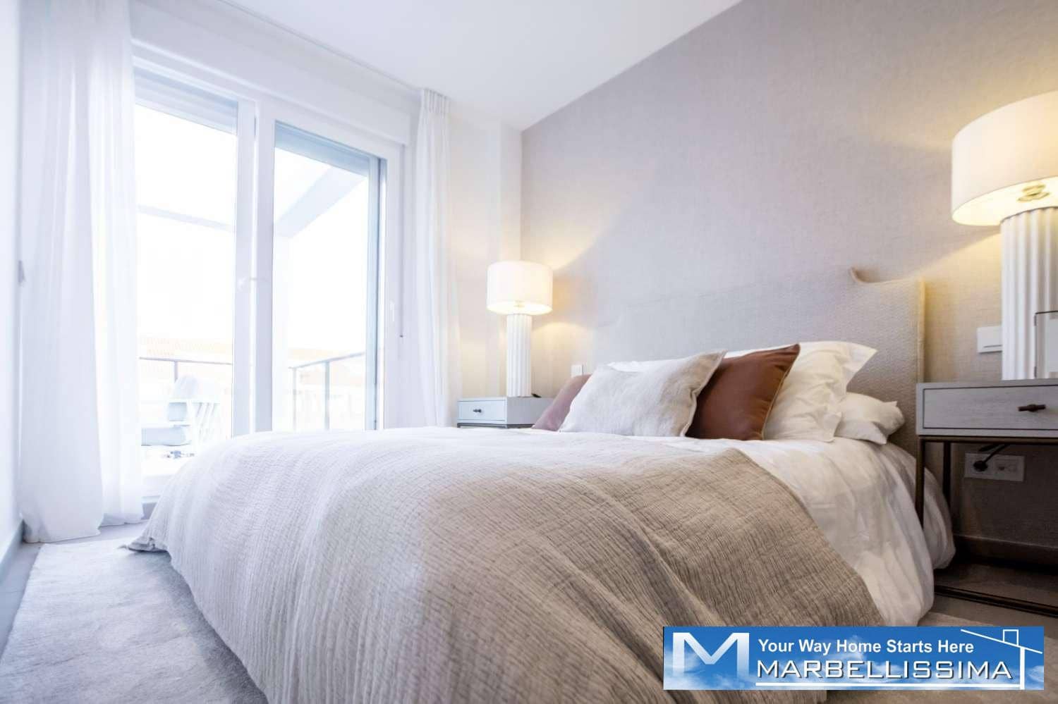 2 bedroom Beach Apartment for sale in Manilva with pool garage - € 459,000 (Ref: 9866464)