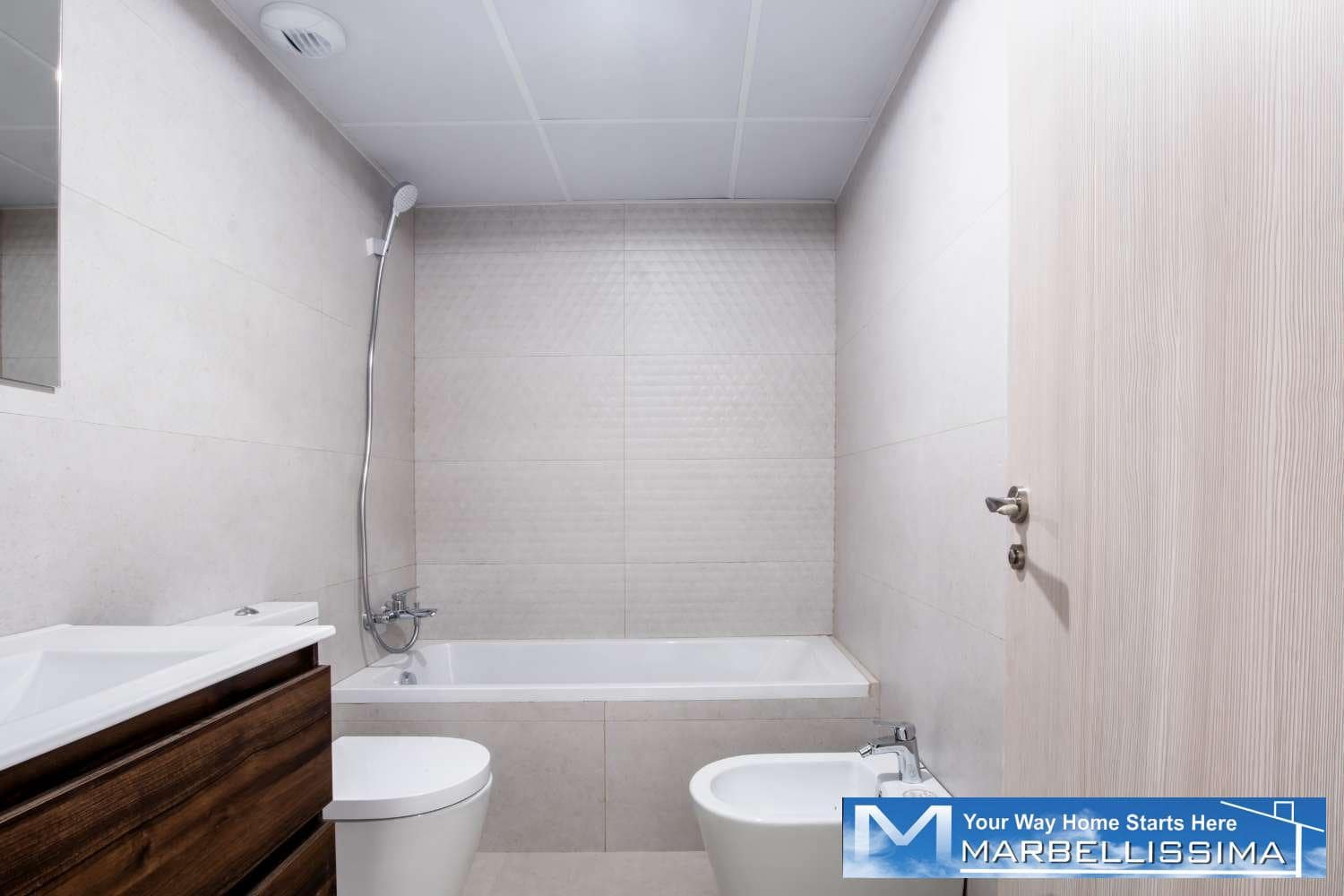 Apartamento Playa de 3 habitaciones en Manilva en venta con piscina garaje - 430.000 € (Ref: 9875670)