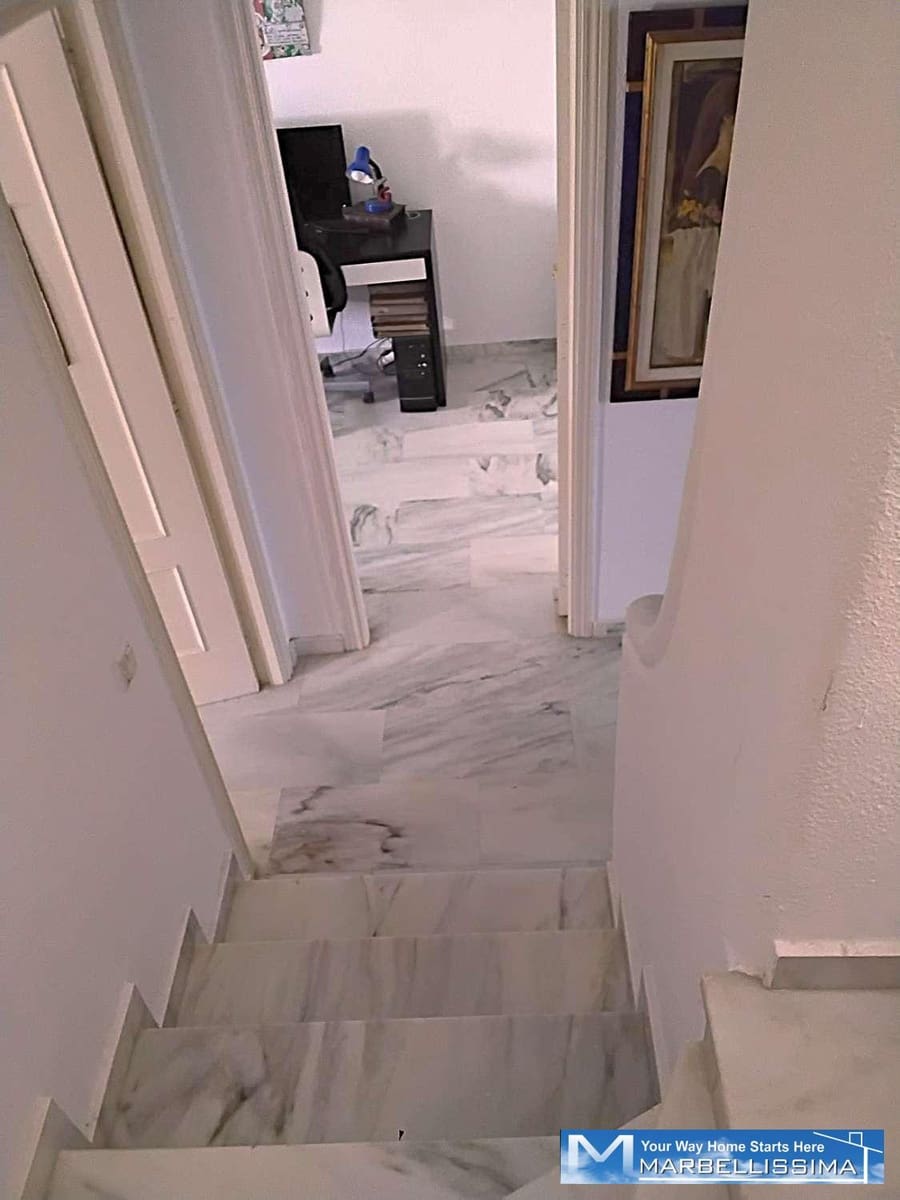 5 chambre Villa/Maison Semi-Mitoyenne à vendre à Bel-Air avec piscine garage - 550 000 € (Ref: 9955662)