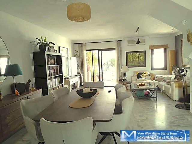 5 chambre Villa/Maison Semi-Mitoyenne à vendre à Bel-Air, Estepona avec piscine garage - 550 000 € (Ref: 9955662)
