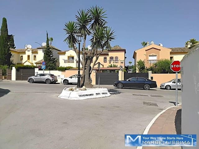 5 chambre Villa/Maison Semi-Mitoyenne à vendre à Bel-Air, Estepona avec piscine garage - 550 000 € (Ref: 9955662)
