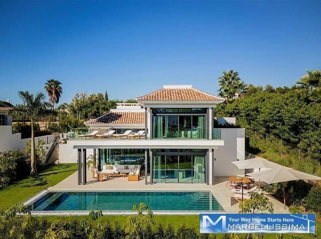 Chalet de 5 habitaciones en Lomas De Marbella, Marbella en venta con piscina - 5.400.000 € (Ref: 9993809)