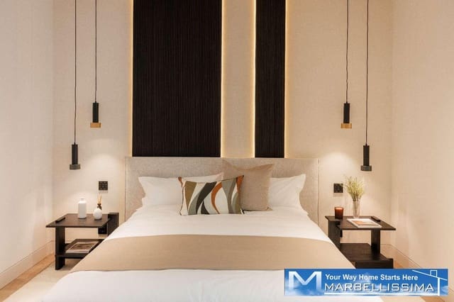 Chalet de 5 habitaciones en Lomas De Marbella, Marbella en venta con piscina - 5.400.000 € (Ref: 9993809)
