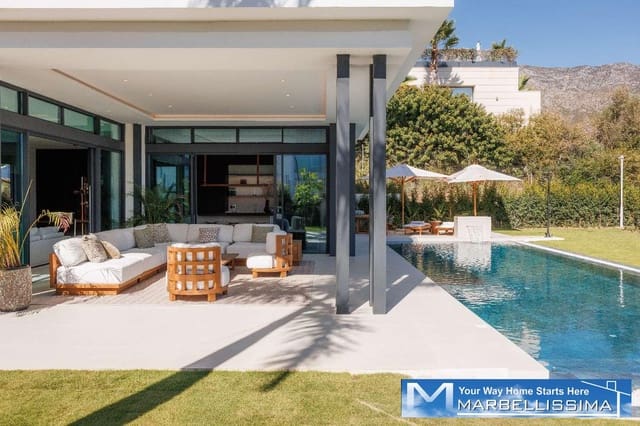 Chalet de 5 habitaciones en Lomas De Marbella, Marbella en venta con piscina - 5.400.000 € (Ref: 9993809)