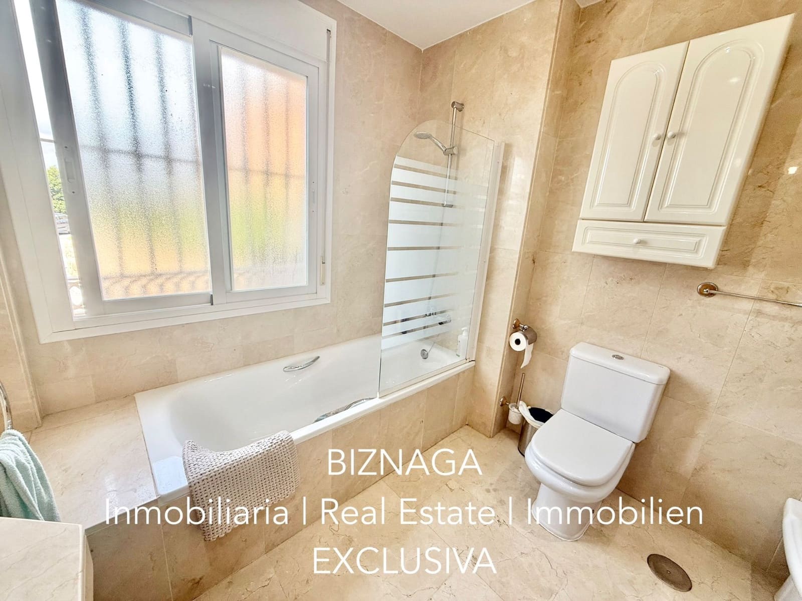 2 slaapkamer Flat te koop in Torrox-Costa met zwembad garage - € 448.000 (Ref: 10103634)