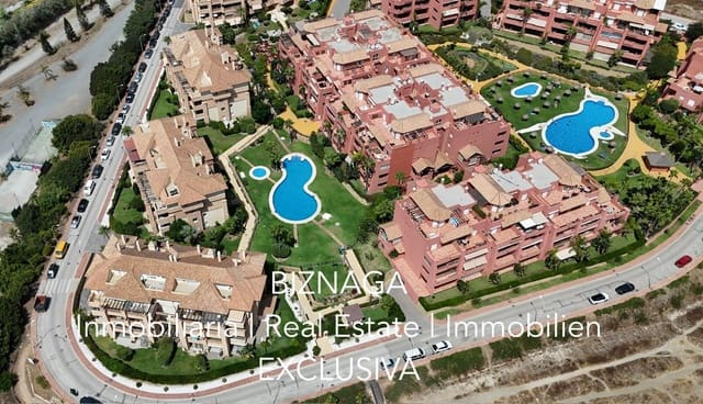 2 slaapkamer Flat te koop in Torrox-Costa, Torrox met zwembad garage - € 448.000 (Ref: 10103634)