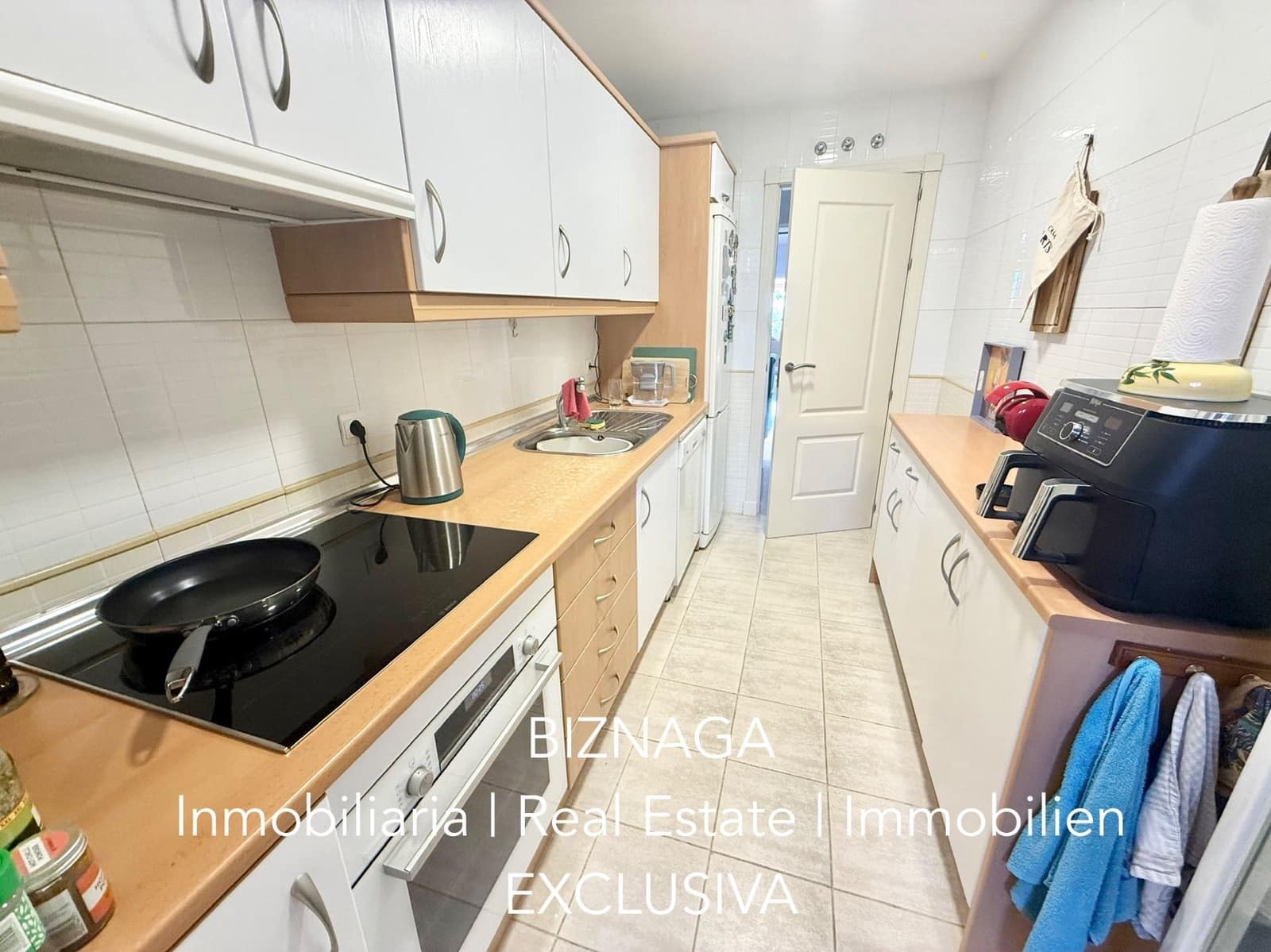 2 slaapkamer Flat te koop in Torrox-Costa met zwembad garage - € 448.000 (Ref: 10103634)