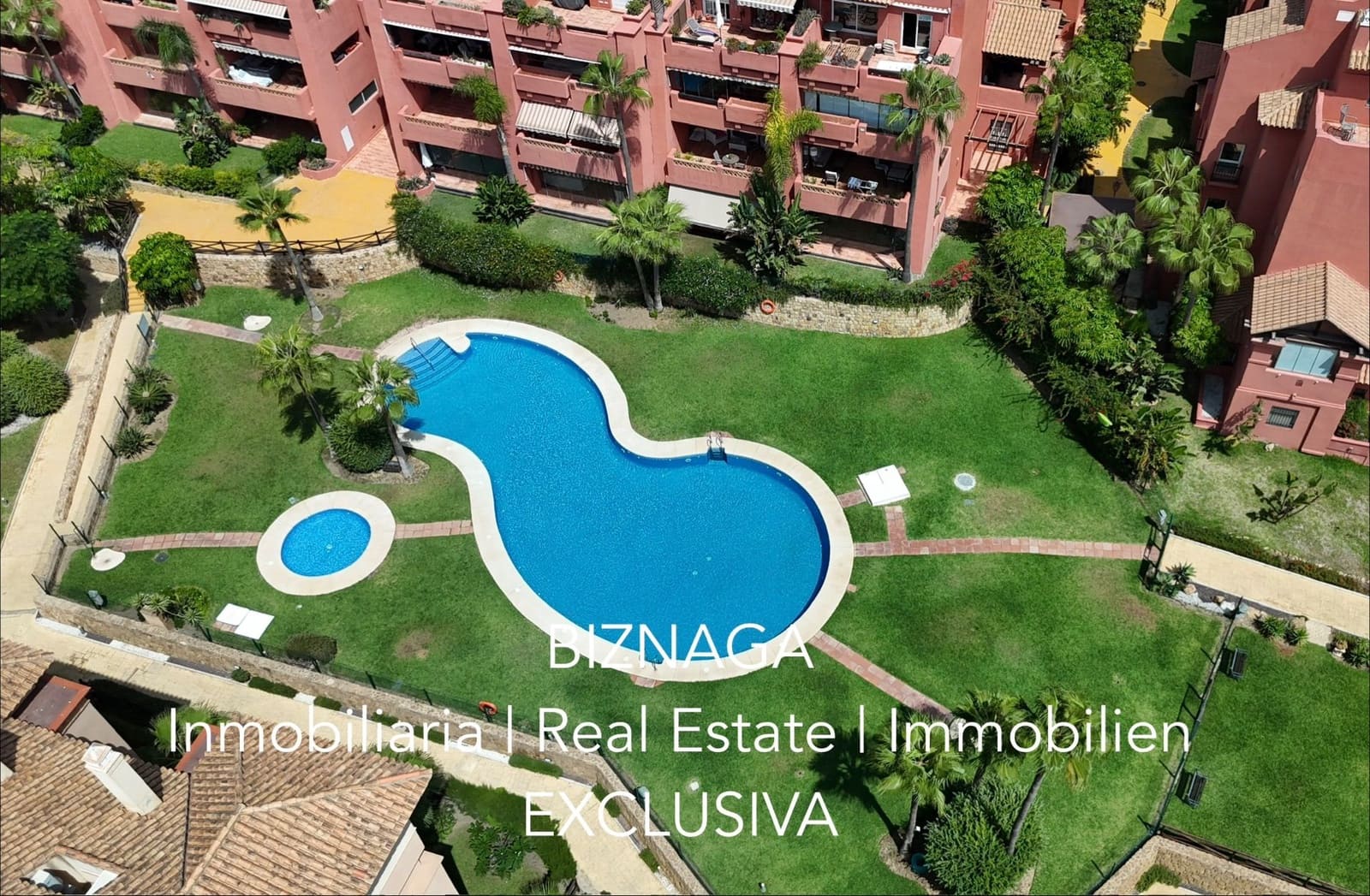 2 slaapkamer Flat te koop in Torrox-Costa met zwembad garage - € 448.000 (Ref: 10103634)