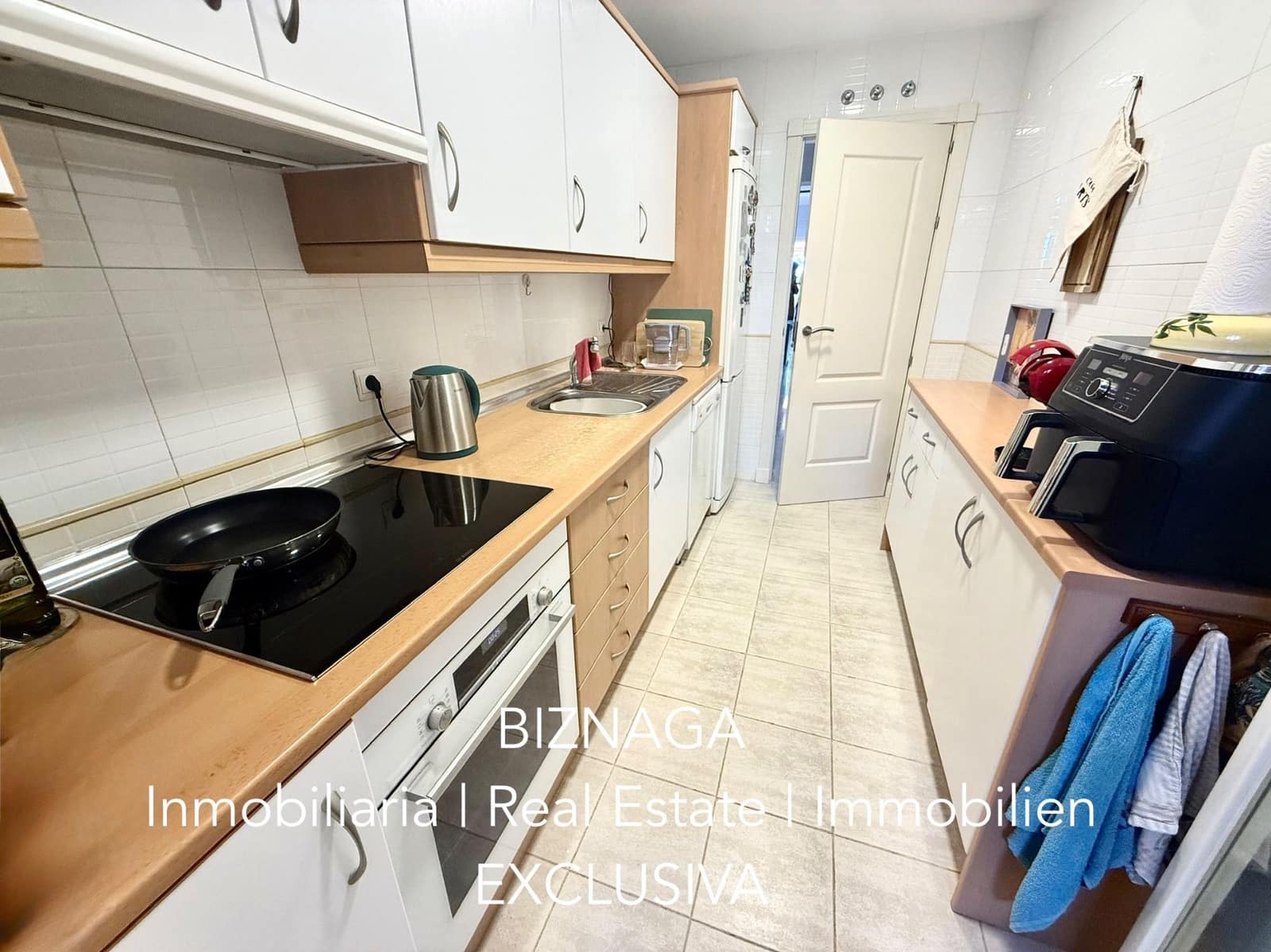 2 slaapkamer Flat te koop in Torrox-Costa met zwembad garage - € 448.000 (Ref: 10103634)