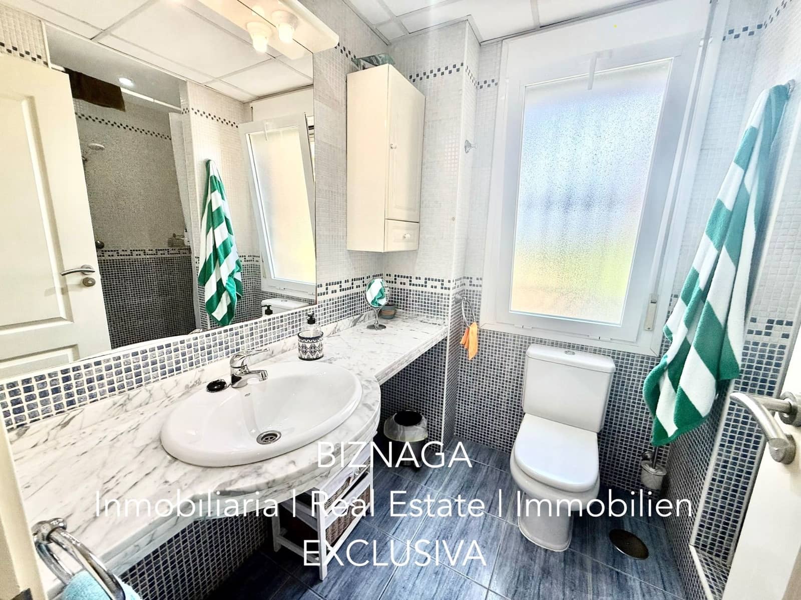 2 slaapkamer Flat te koop in Torrox-Costa met zwembad garage - € 448.000 (Ref: 10103634)
