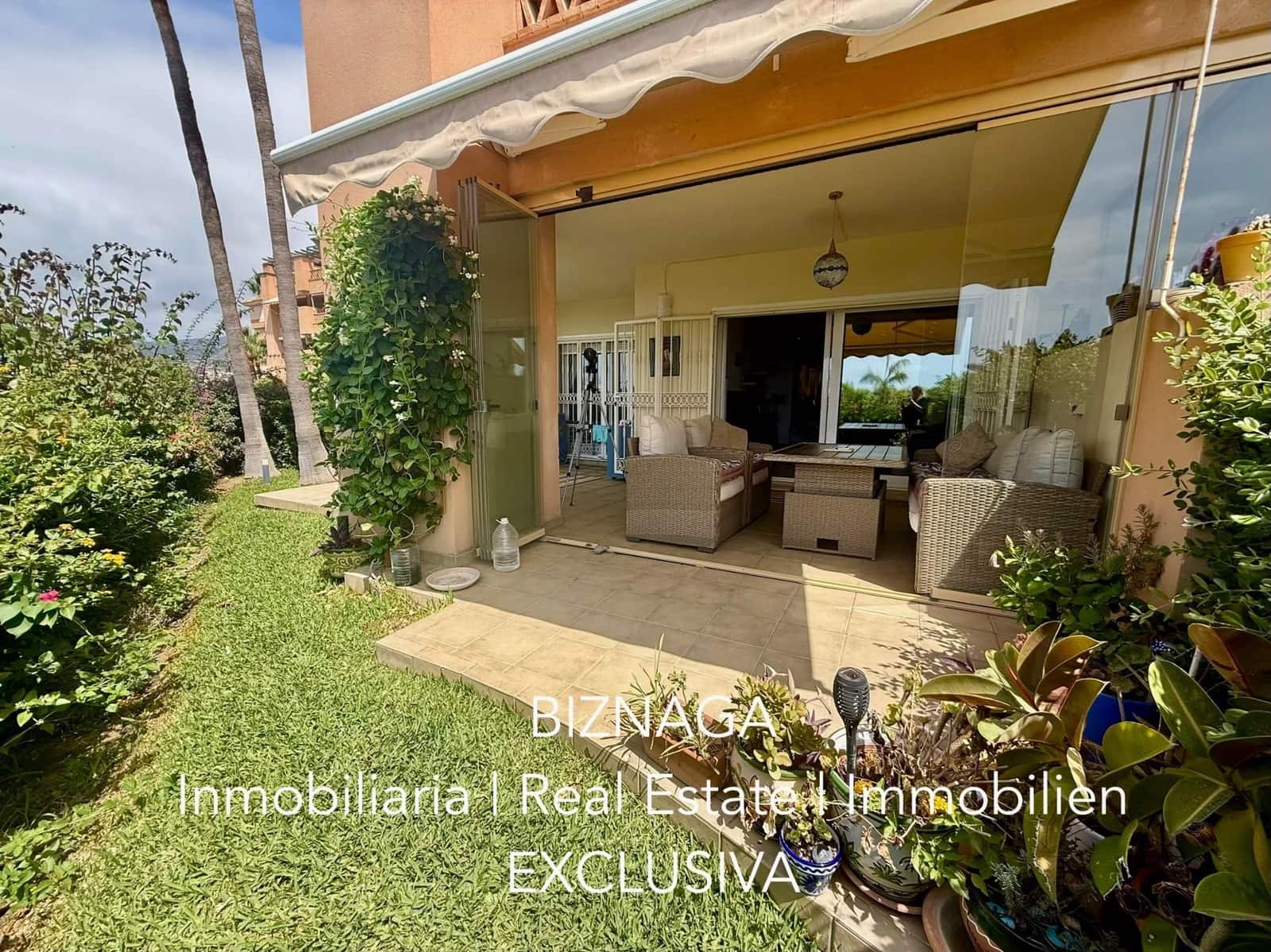 2 slaapkamer Flat te koop in Torrox-Costa met zwembad garage - € 448.000 (Ref: 10103634)