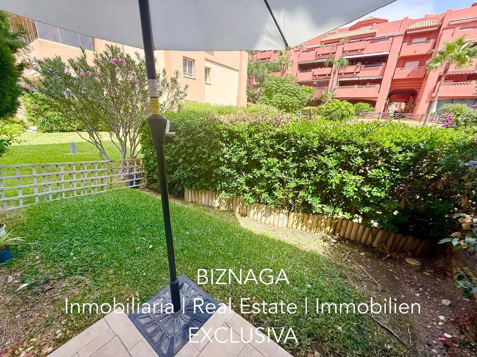 2 slaapkamer Flat te koop in Torrox-Costa met zwembad garage - € 448.000 (Ref: 10103634)