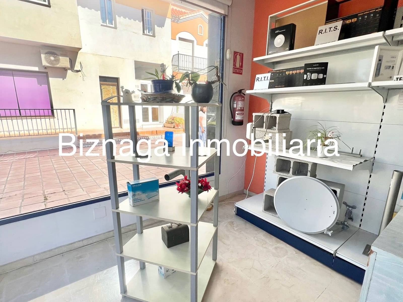 3 slaapkamer Commercieel te koop in Torrox-Costa - € 230.000 (Ref: 9340029)