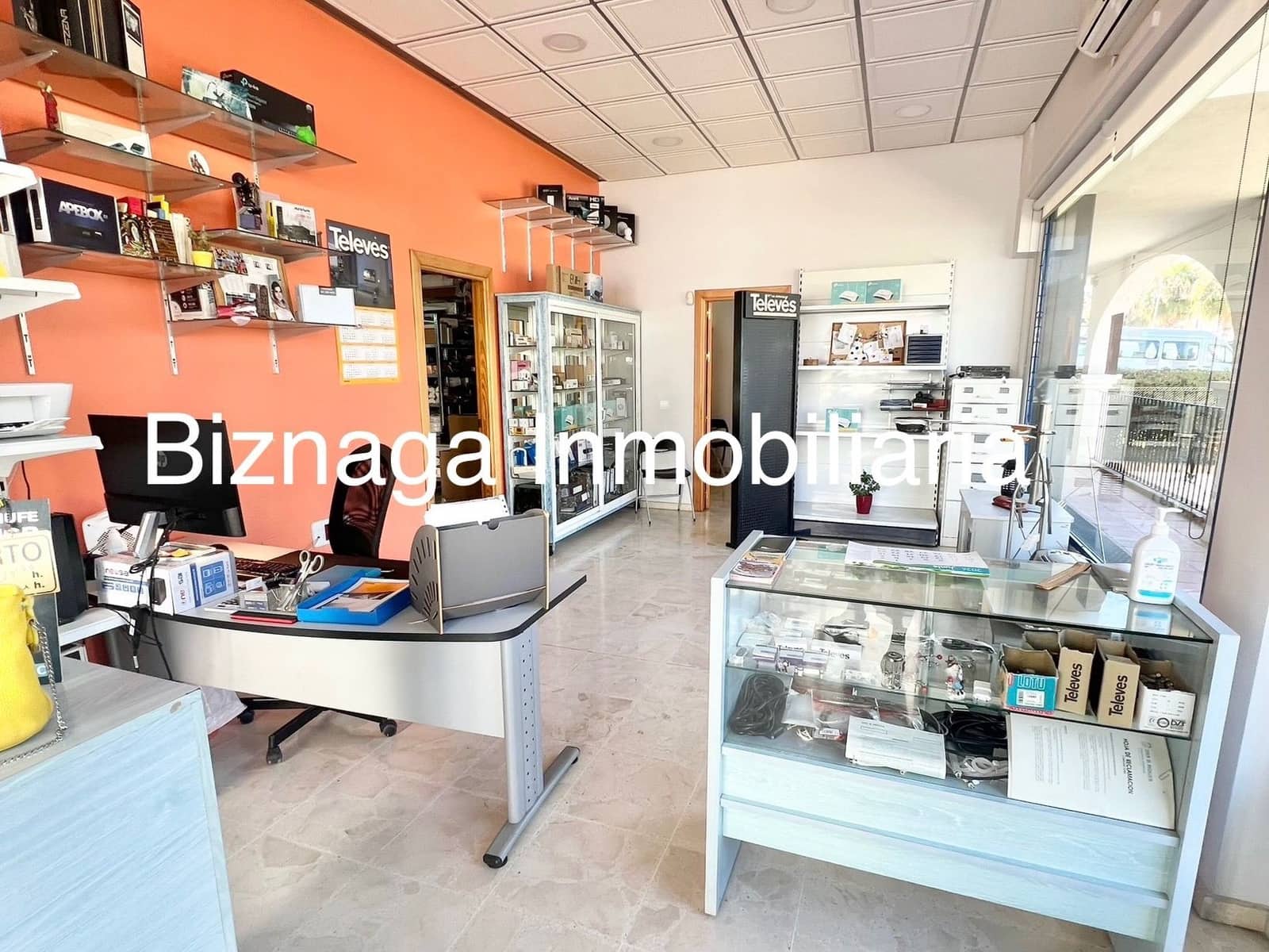 3 slaapkamer Commercieel te koop in Torrox-Costa - € 230.000 (Ref: 9340029)