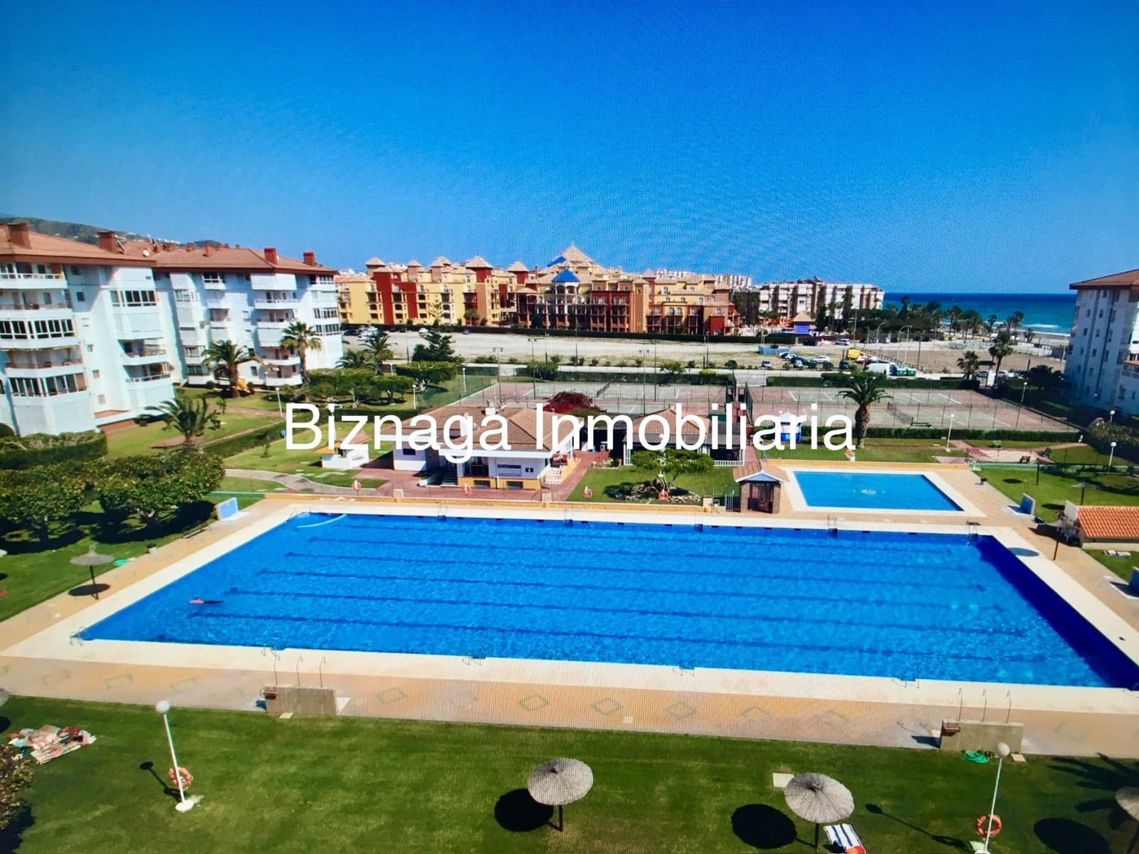 3 soveværelse Byhus til salg i Torrox-Costa med swimmingpool - € 348.000 (Ref: 9340032)