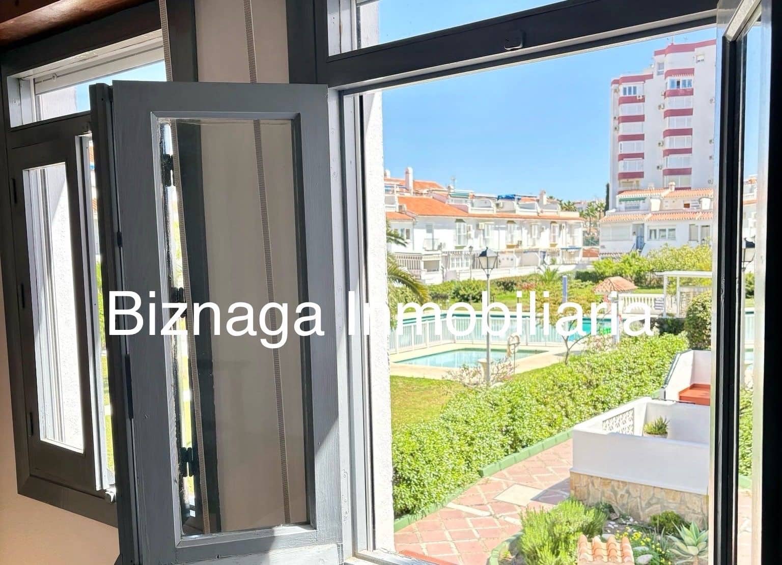 2 sovrum Semi-fristående Villa till salu i Torrox-Costa med pool - 329 900 € (Ref: 9340033)