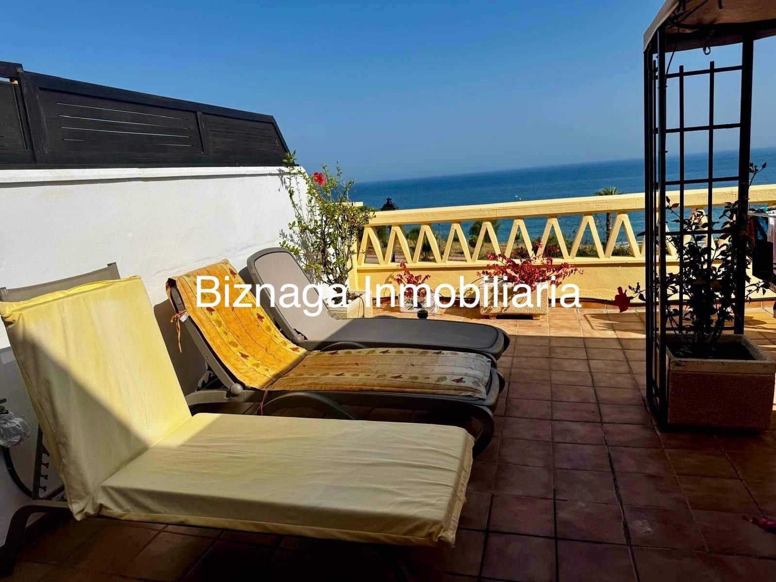 4 sypialnia Dom blizniak na sprzedaż w Torrox-Costa z basenem garażem - 520 000 € (Ref: 9340034)