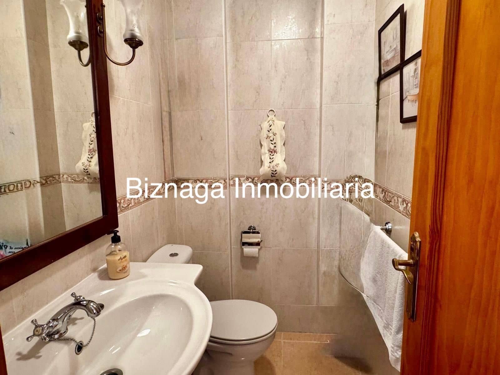 4 sypialnia Dom blizniak na sprzedaż w Torrox-Costa z basenem garażem - 520 000 € (Ref: 9340034)