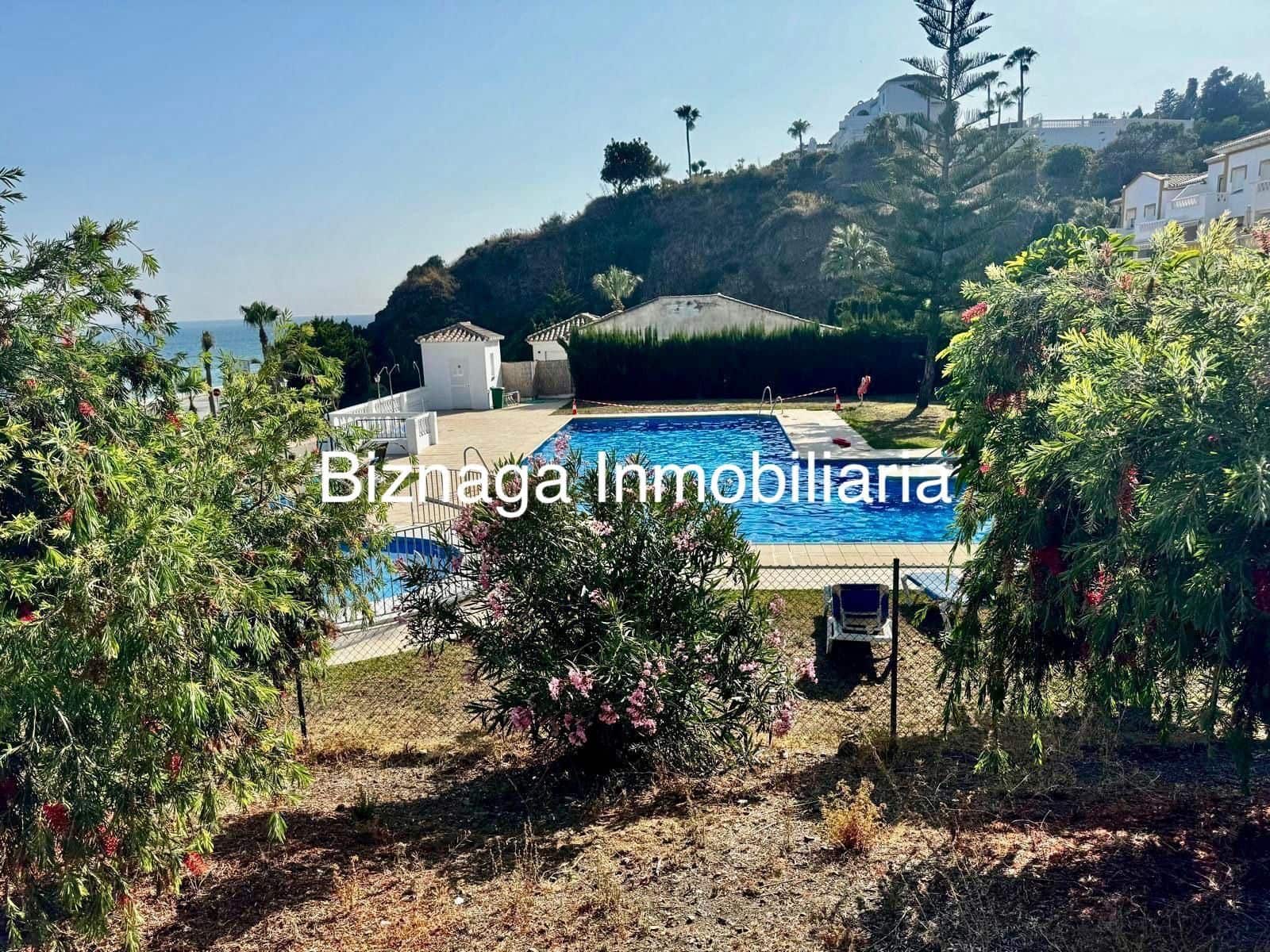 4 sypialnia Dom blizniak na sprzedaż w Torrox-Costa z basenem garażem - 520 000 € (Ref: 9340034)
